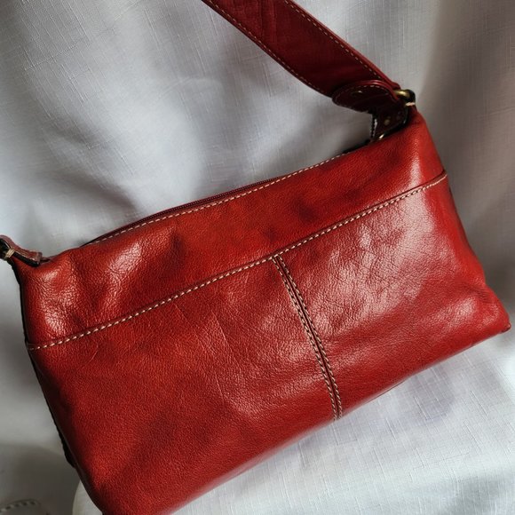 Fossil Red Leather Lady Purse/ Handbag - Picture 2 of 16